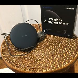 Brand new fast charging Samsung station